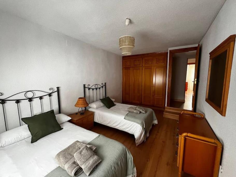 Casa De 5 Habitaciones Hasta 9 Plazas, La Casilla En Durcal, Granada Luaran gambar