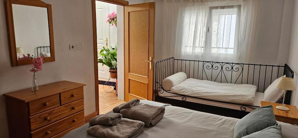 Casa De 5 Habitaciones Hasta 9 Plazas, La Casilla En Durcal, Granada Luaran gambar